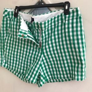 5 inches  plaid cotton shorts .